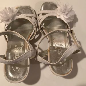 Girls dress sandals, size 2M